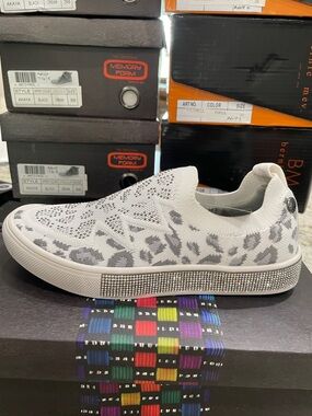 Bernie Mev Women’s Gardinia white Sneaker Gray Animal Print/crystals size 36 NIB